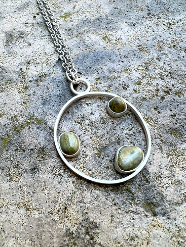 Sterling Silver 3-Stone Round Pendant Necklace with Green Serpentine